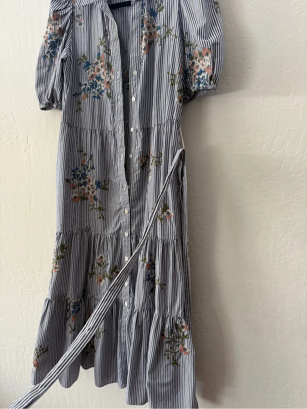Veronica Beard Light Blue Striped Floral Puff-Sleeve Midi Dress - Picture 3 of 4
